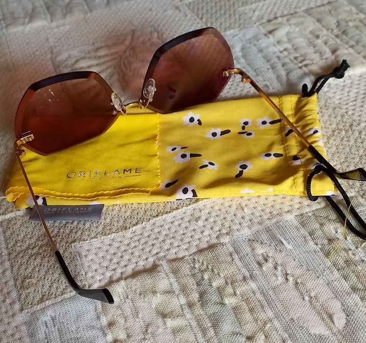 Óculos de sol da Oriflame