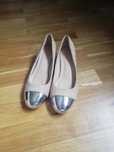 Vendo   sapatos.