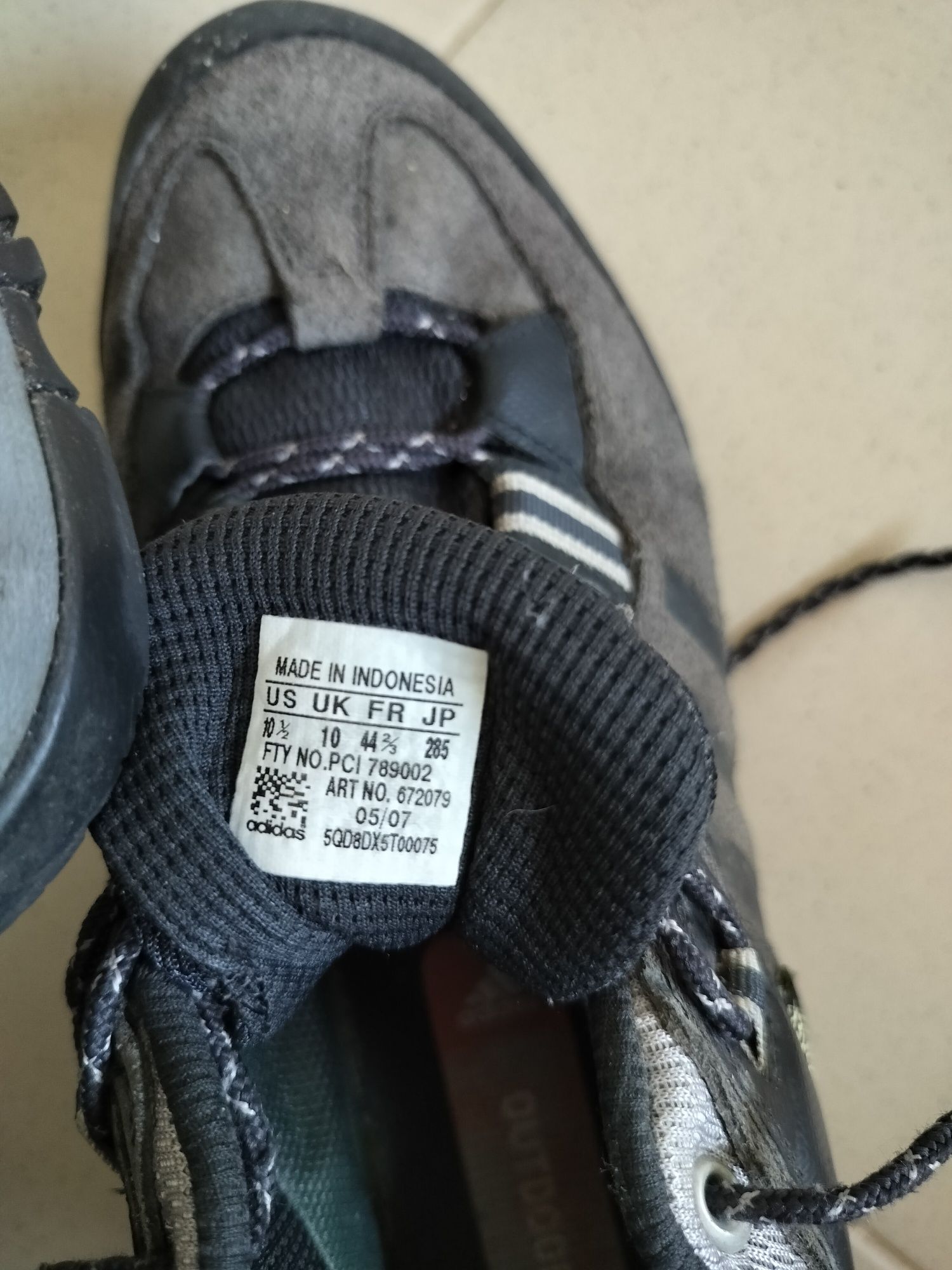 Buty adidas climat 44 2/3 285
