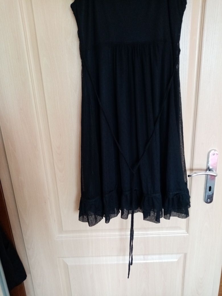 Czarna sukienke koronkowa  rozmiar M