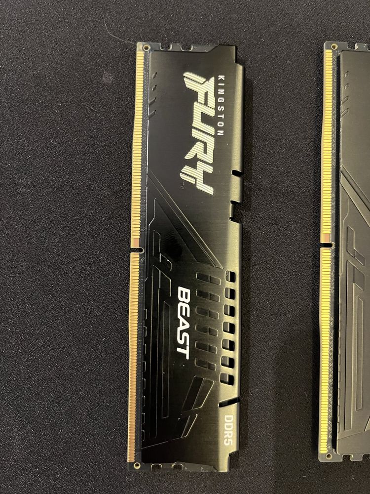 Оперативна память 4x8 Kingstot Fury нова 5200MHz