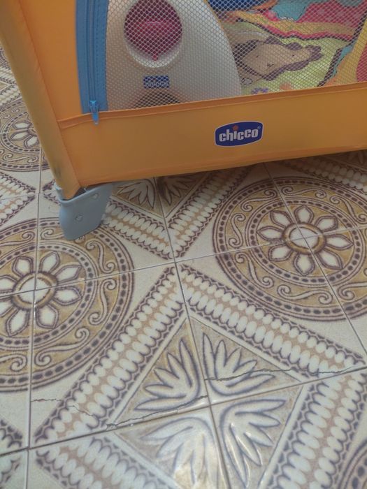 Parque (cama viagem dobrável) em excente estado 10€