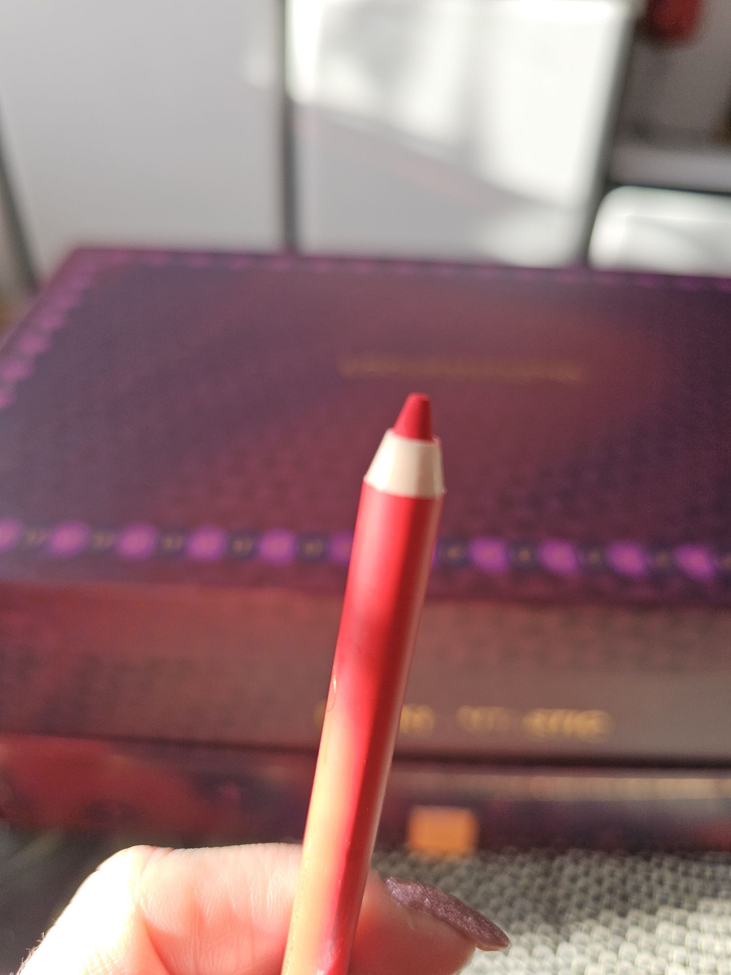 Estee Lauder kredka do ust