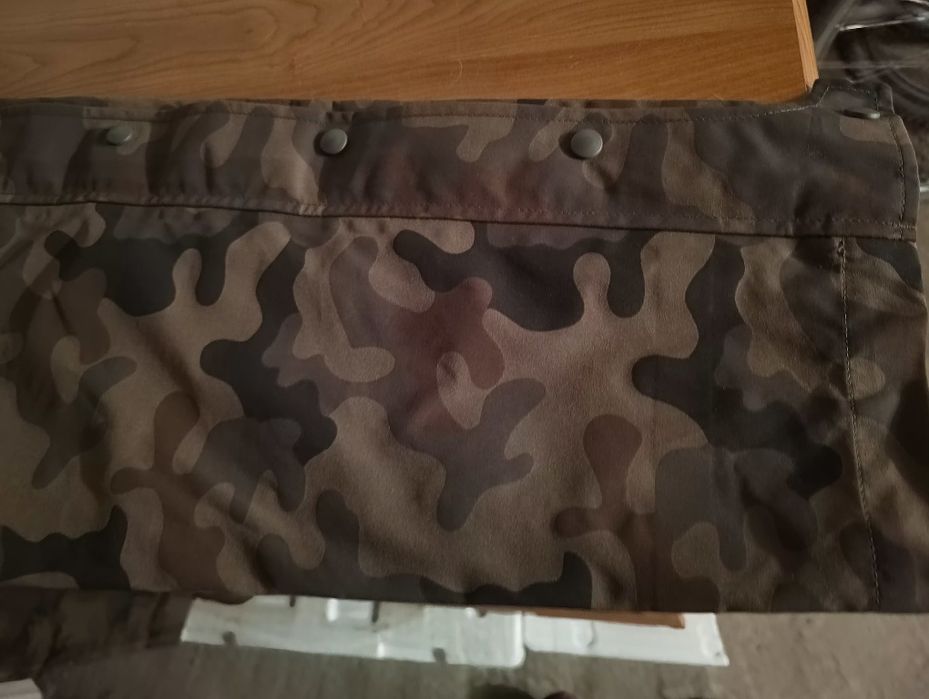 spodnie z laminatu deszczochronne ,moro, męskie M/L