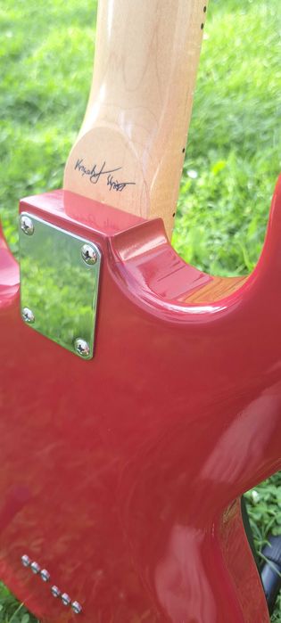 Lutnicza gitara elektryczna