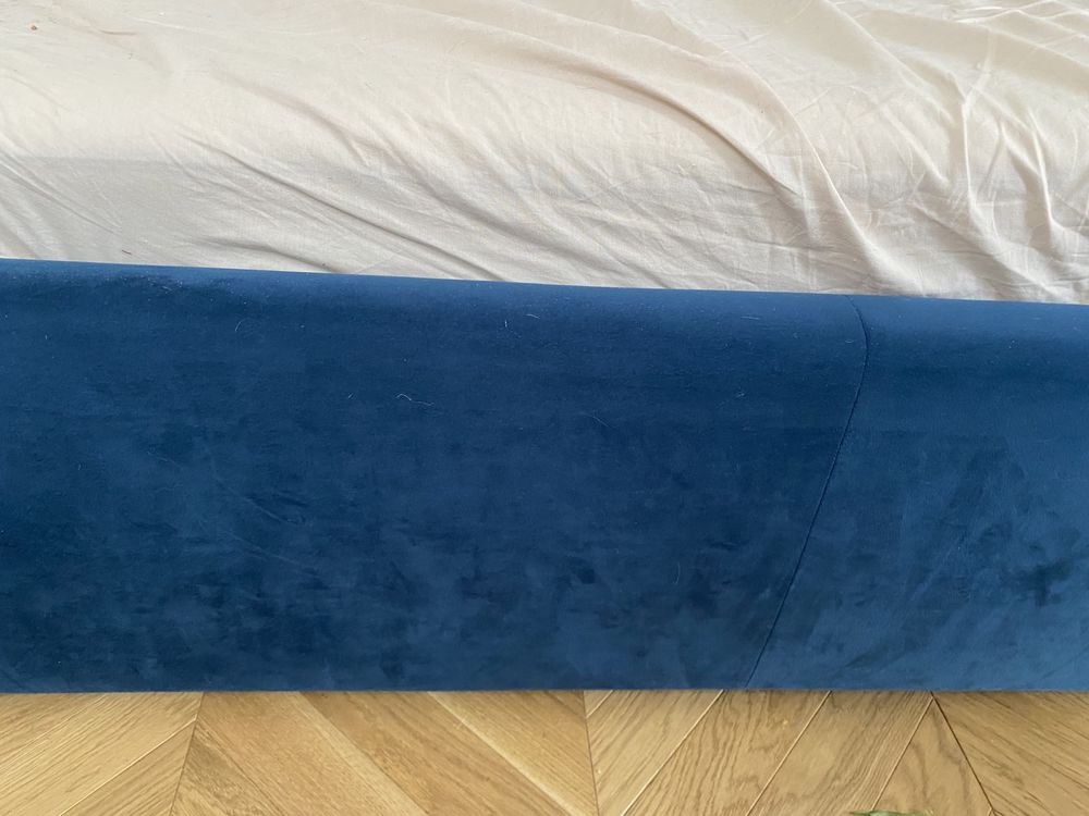 Łóżko z zagłowiem z materacem 140x200 cm