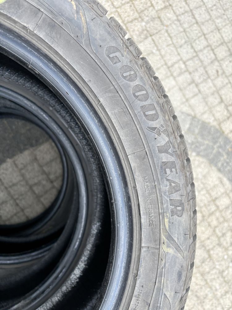 Opony zimowe Goodyear Ultragrip Performance+ 215/55 R17