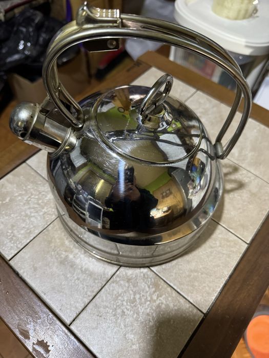 Продаю чайник дуже гарний