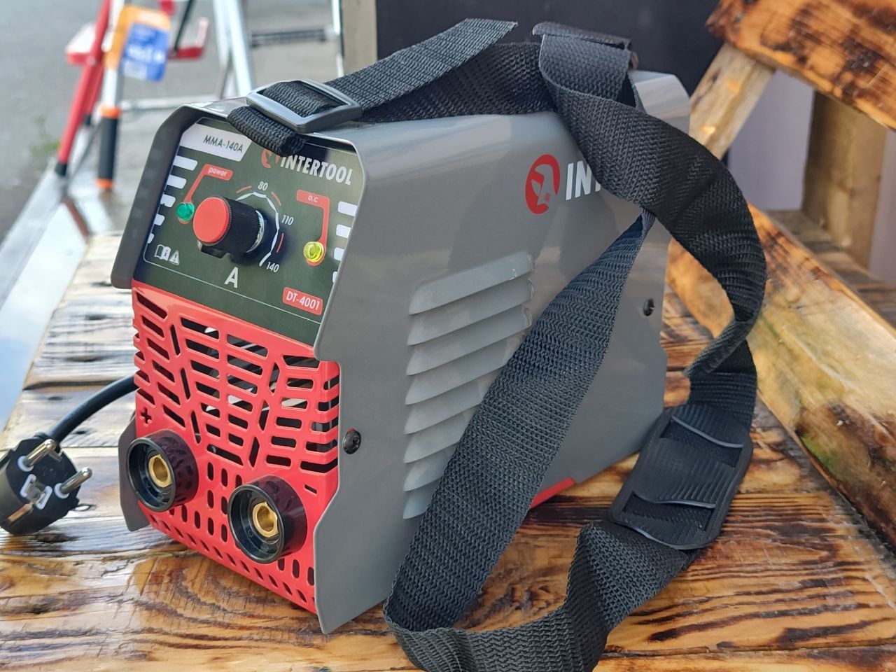 Зварювальний апарат ММА-140А INTERTOOL DT-4001/ Dnipro-M SAB-14D MINI