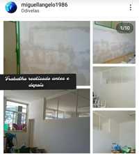 Pintor de interiores transforma o seu lugar renovado profissionalmente