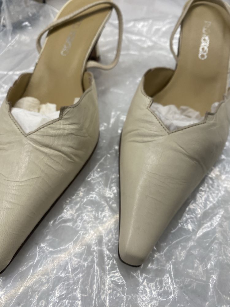 Sandalias bege Paco Herrero T.36
