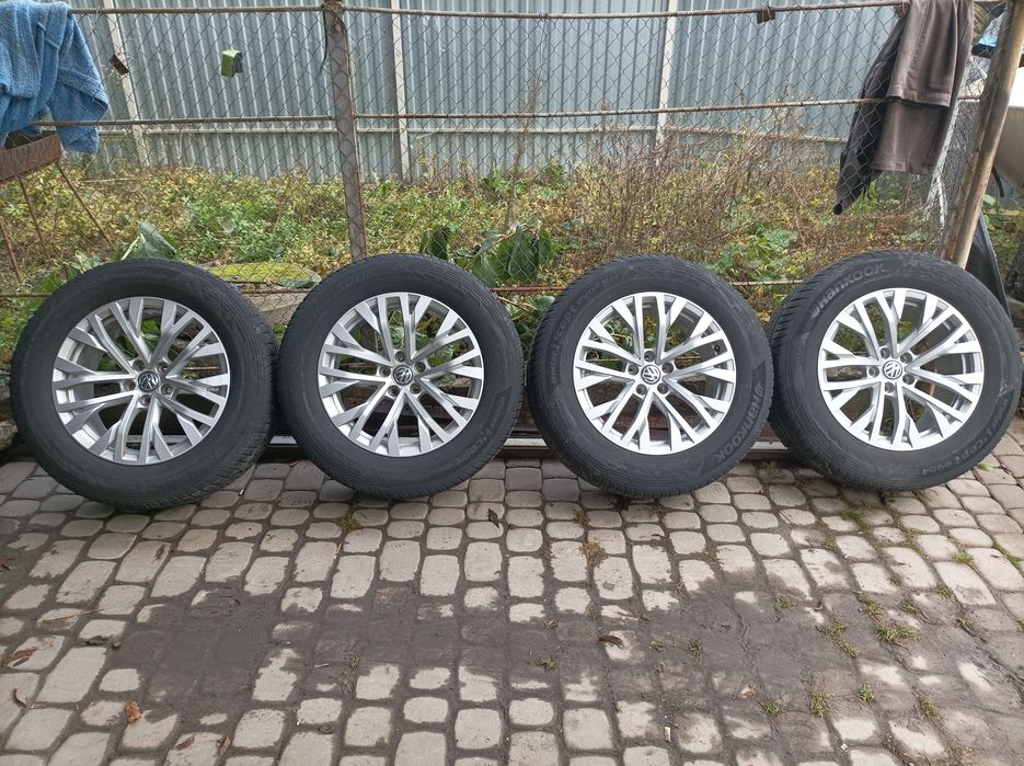 Продам комплект зимових коліс Туарег 2019.