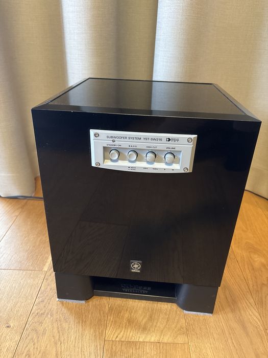 Subwoofer aktywny Yamaha YST-SW215 Pianoblack