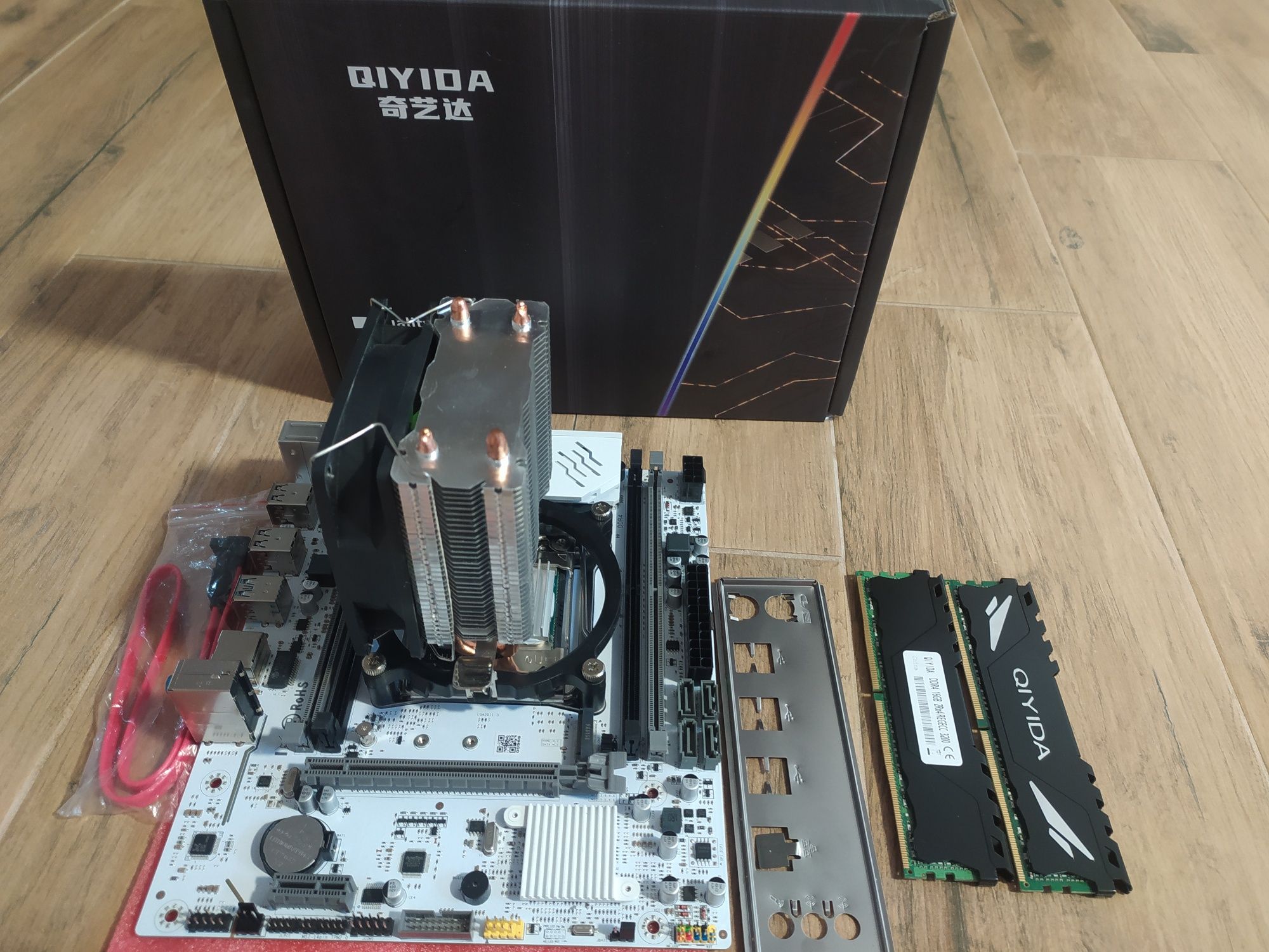 Qiyida X99H LGA 2011-3 + Xeon E5-2680v4 озу32гб ссд256 башта комплект