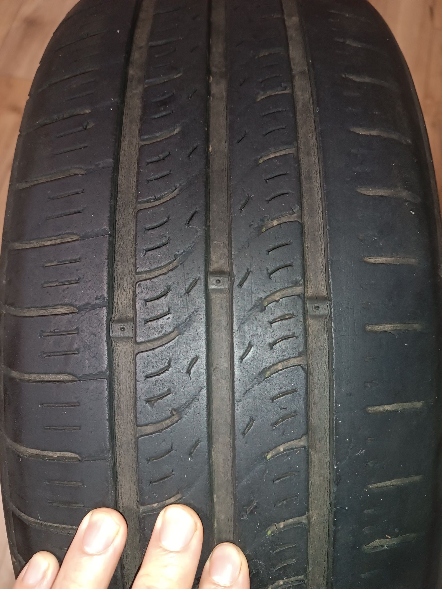 Шина літня  215/60R16 Kumho Sense