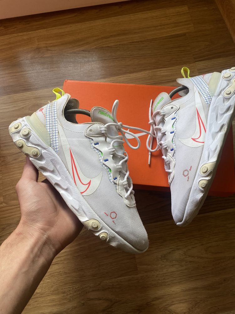 Кросівки від Nike React Element 55