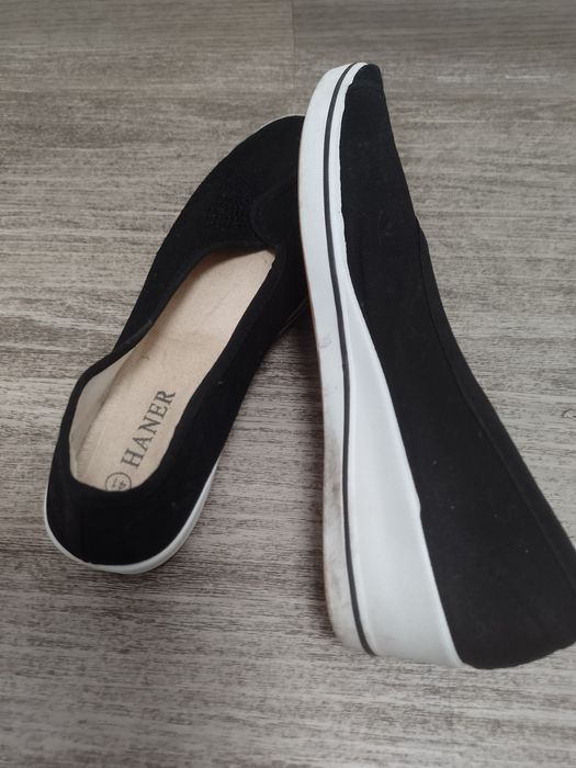 Sprzedam damskie buty rozmiar 41.