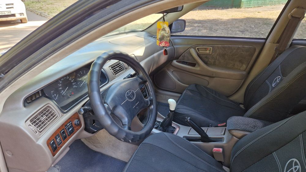 Toyota Camry 20.