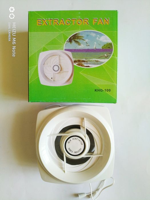 Вытяжной вентилятор EXTRACTOR FAN 100, с шторками.