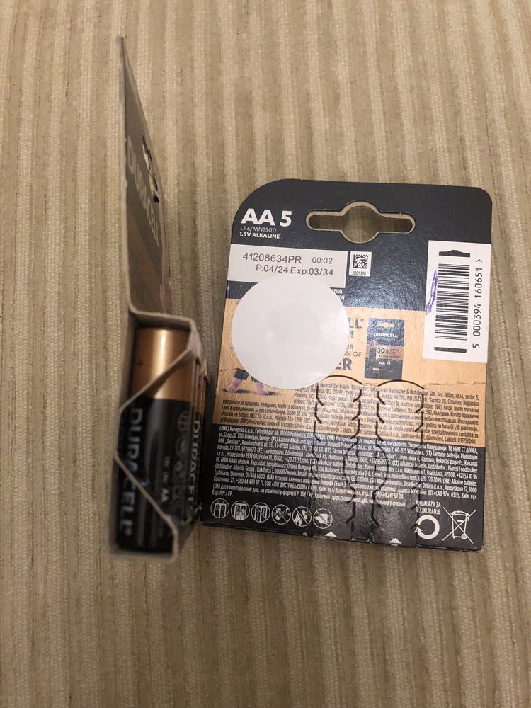батарейки Duracell Basic AA 5 шт. в упаковке Нові