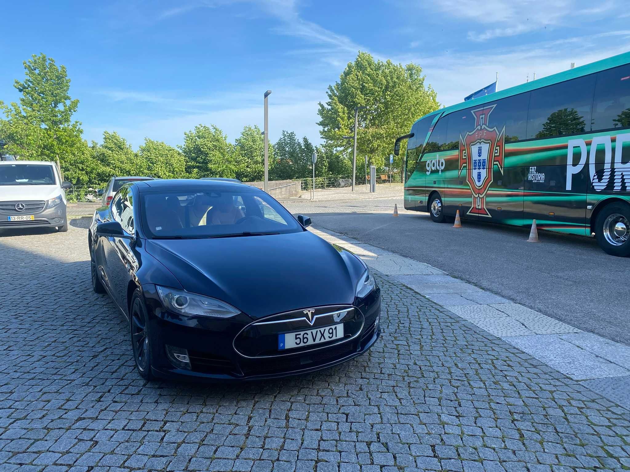 Tesla S P85D carregamentos gratuitos vitalícios SUC (código SC 01)
