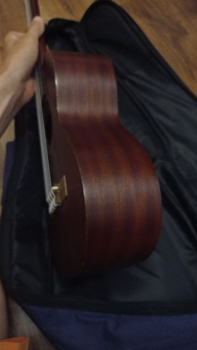 Ukulele tenorowe