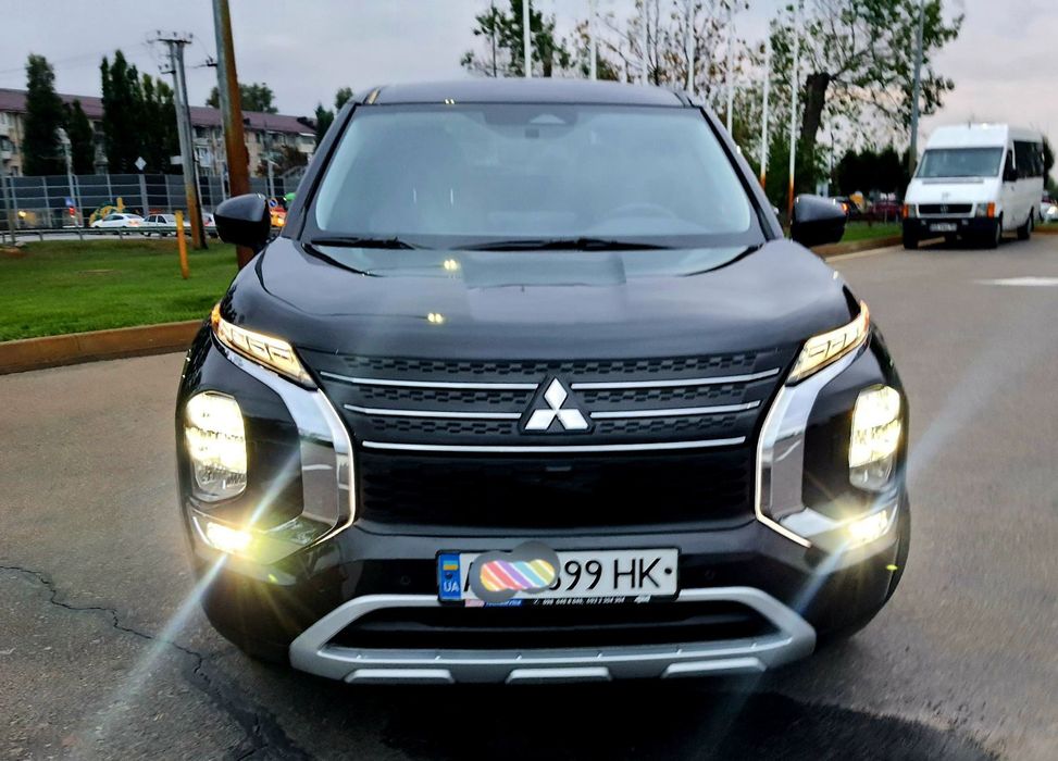 Продам Мицубиси Аутлендер 4 2024 года пригнаного из Америки