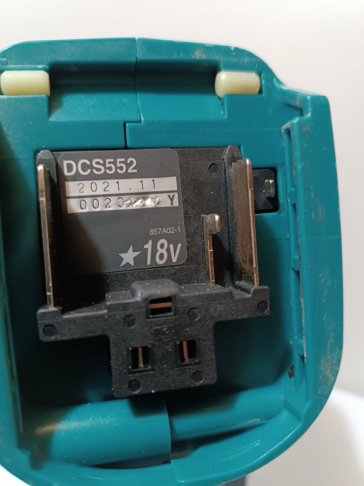 Makita DCS 552 пилка по металу Макіта