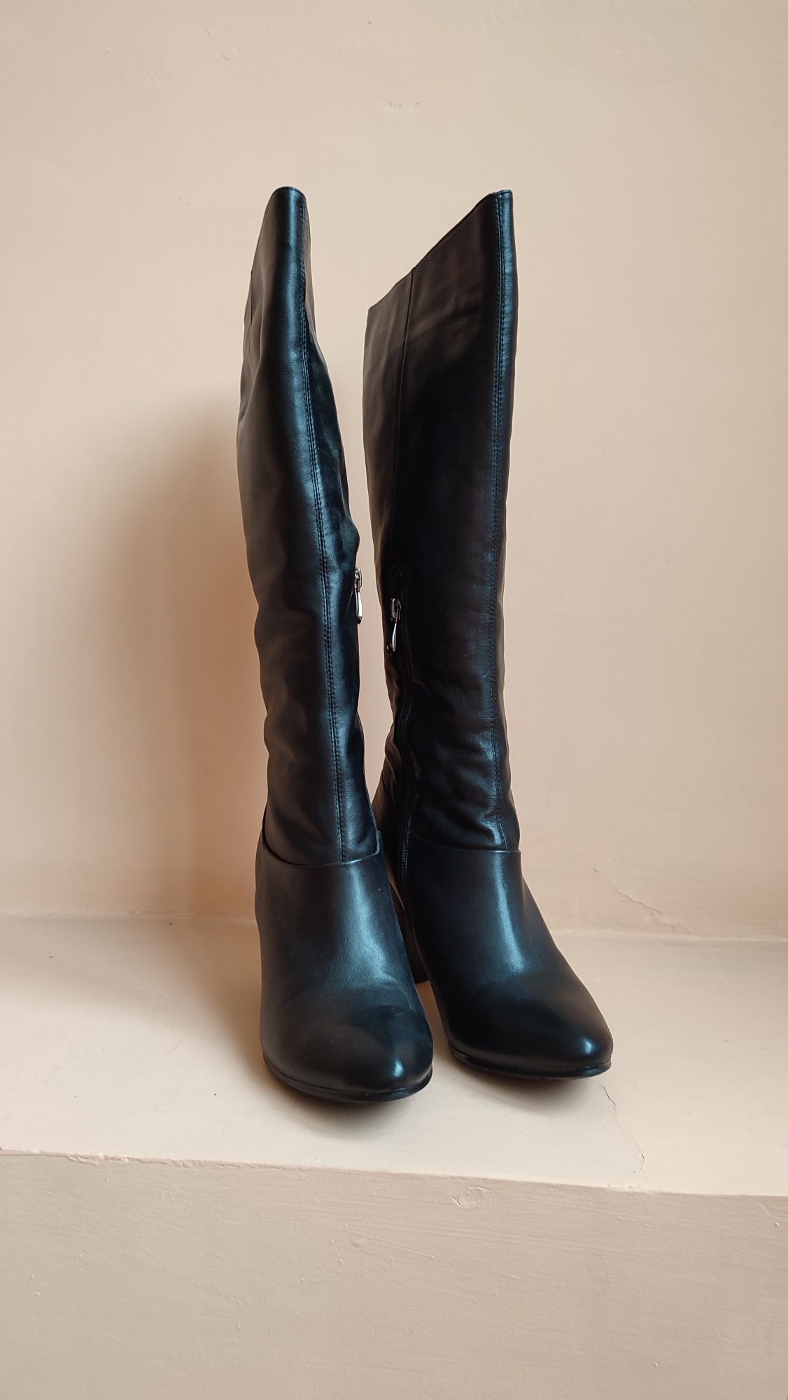 Брендовые сапоги зимние Carnaby р.39-40, на ножку 25