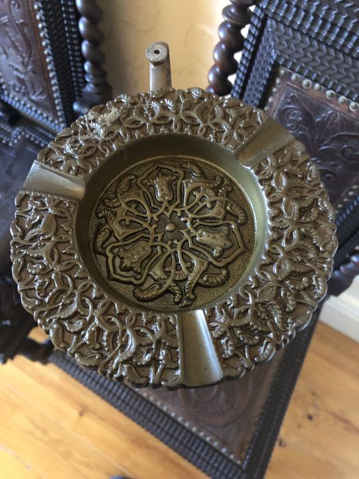 Cinzeiro de pé muito antigo vintage