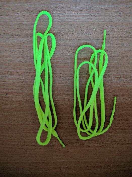 Cordões desportivos coloridos laranja e verdes NOVOS!