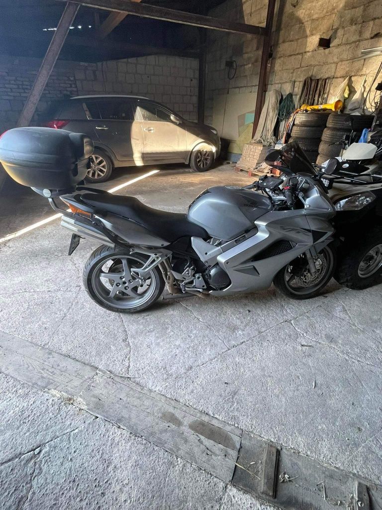 Sprzedam Honda VFR 800