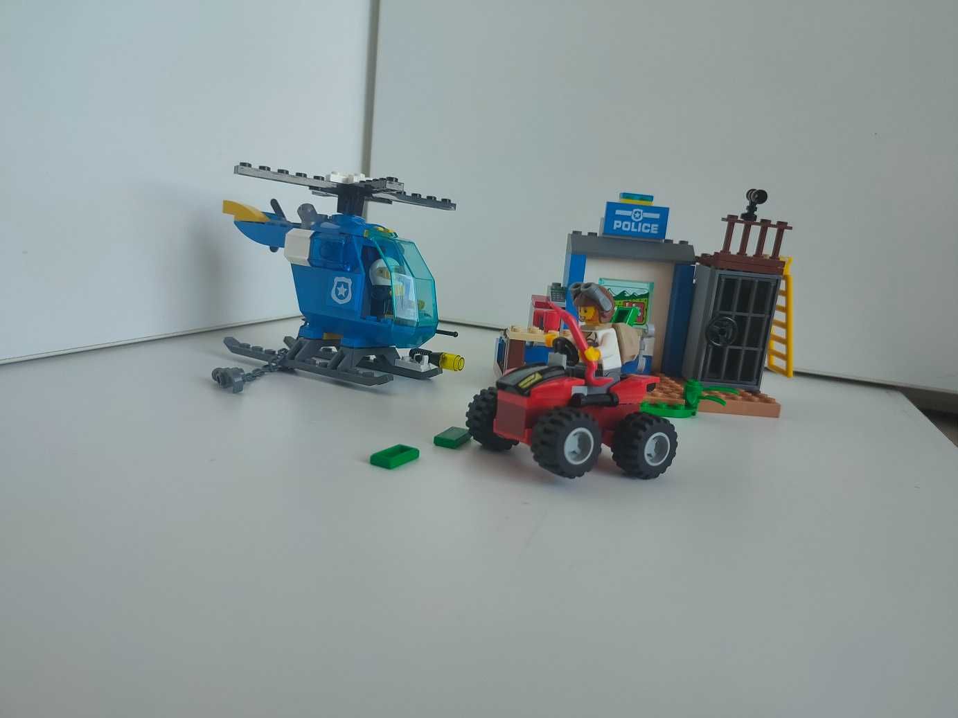 Lego 10751 Juniors  - Górski Pościg Policyjny