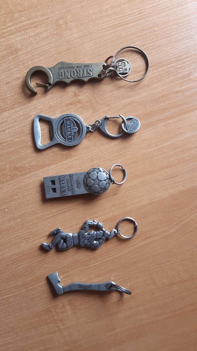 Pięć  otwieraczy metalowych kolekcjonerskich nowych do butelek-piwo