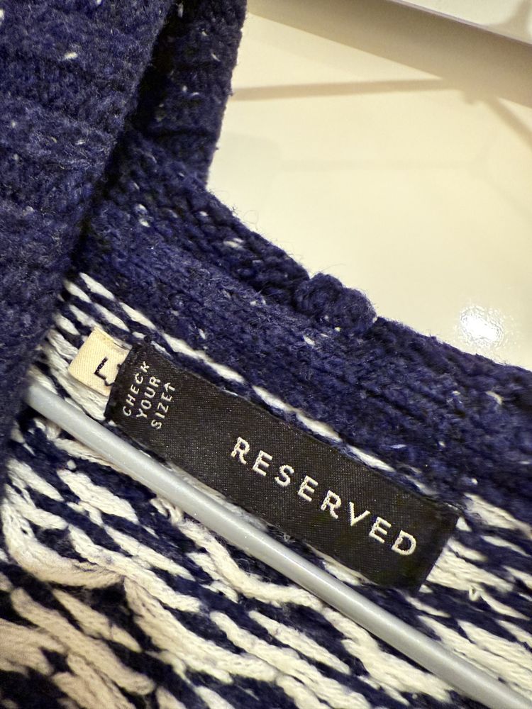 Sweterek reserved
