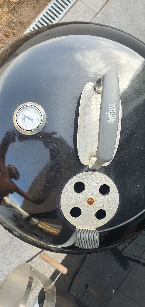 Barbecue a Carvão WEBER Master tush  com rodas GBS E-5750