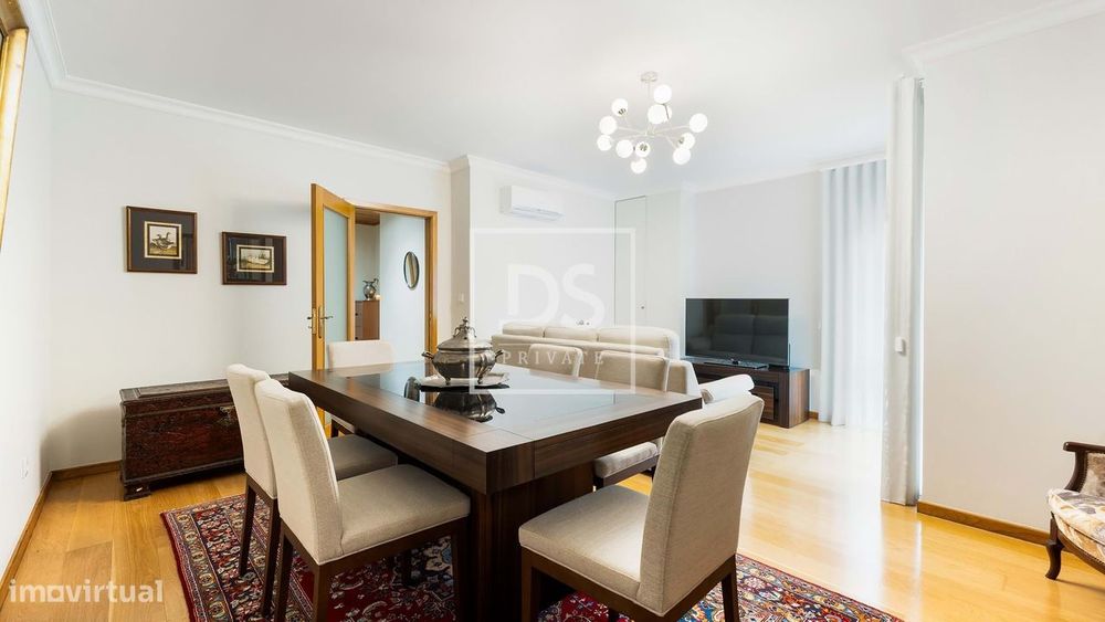 T3 Vila Nova de Gaia — Localização premium junto ao Metro, serviços e