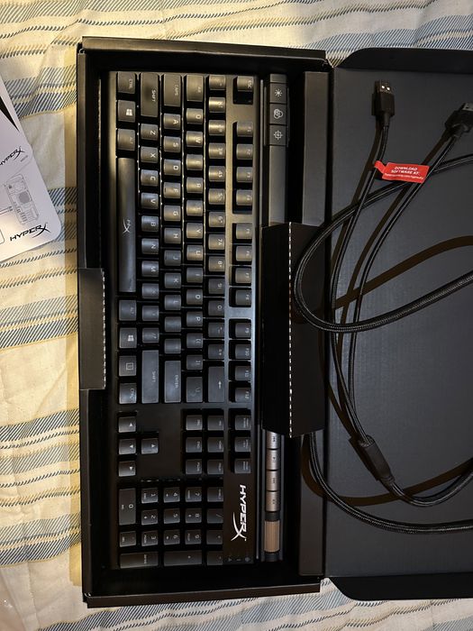 Teclado HyperX Alloy Elite RGB - Cherry MX Rgb Red