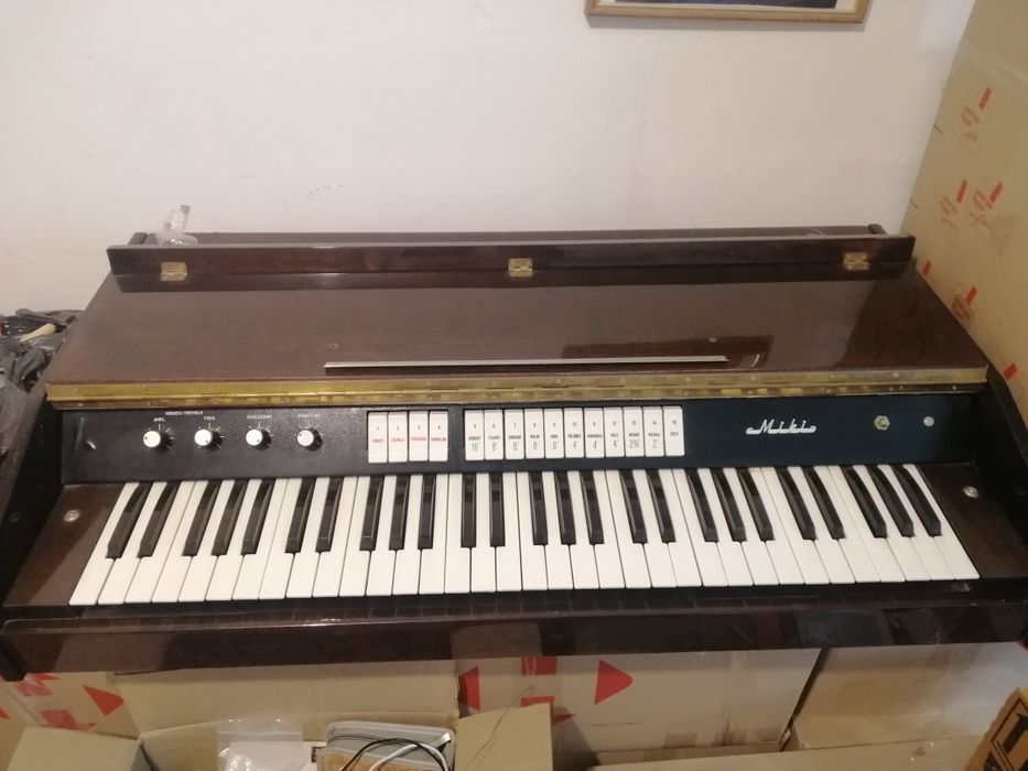 Продам редкий электро-орган RMIF MIKI