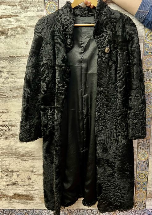 Шуба чорна, натуральний каракуль, М, Хутросвіт, Тисмениця