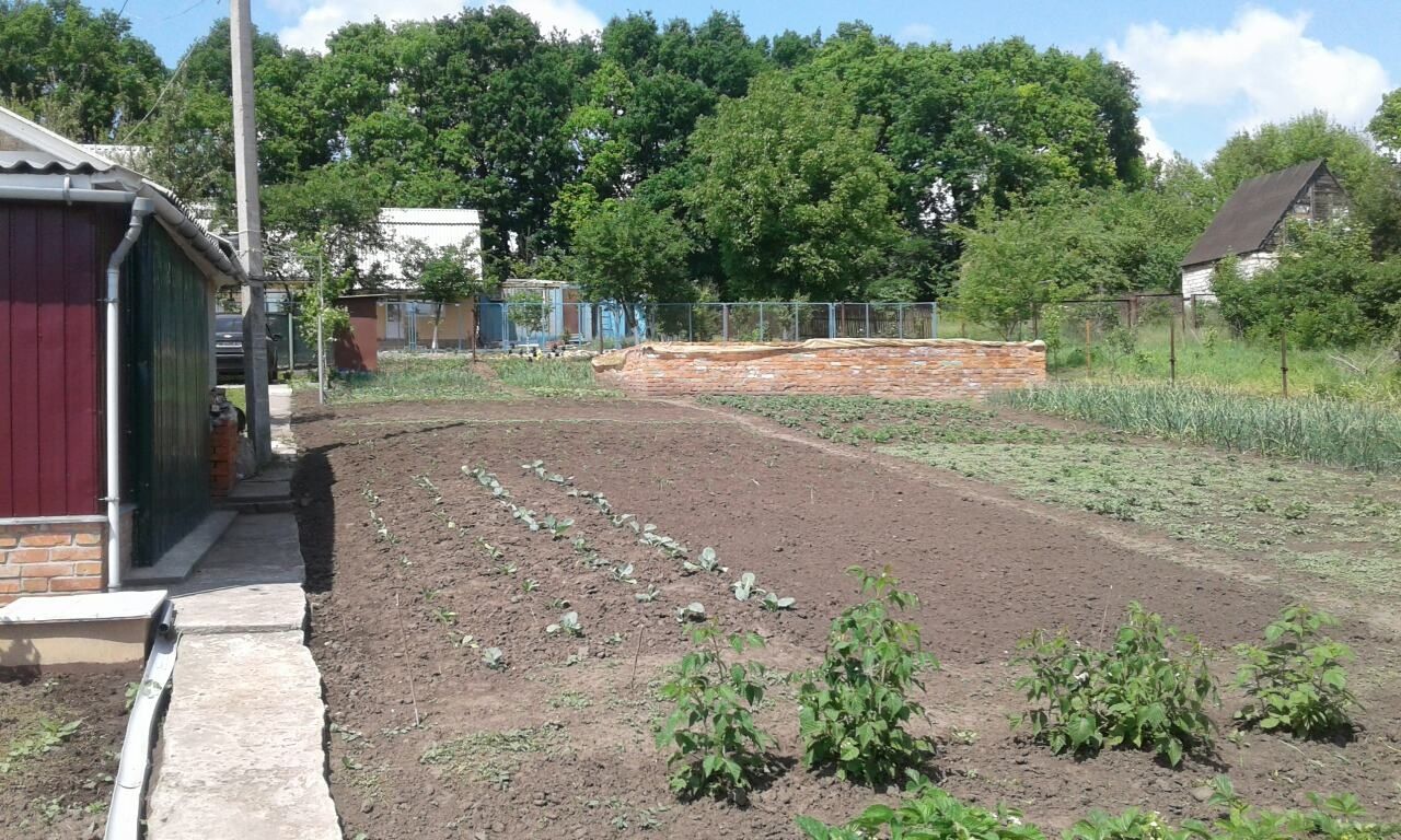 Продам участок с фундаментом и цокалем.