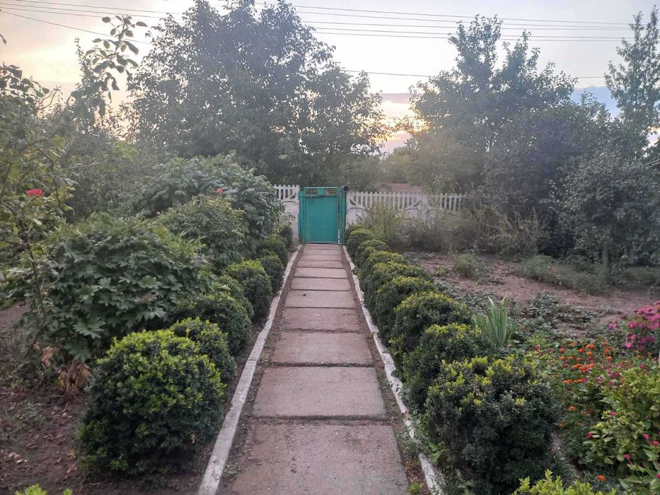 Продається приватний теплий,просторий будинок з присадибною ділянкою