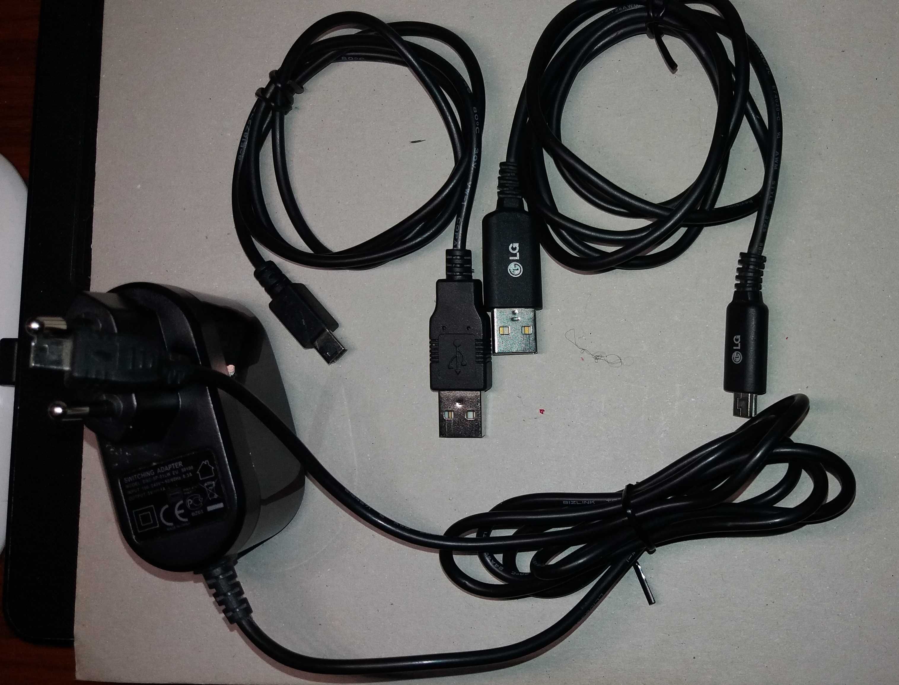 Зарядное устройство для телефона LG оригинал б.у. + 2 шнура USB для LG