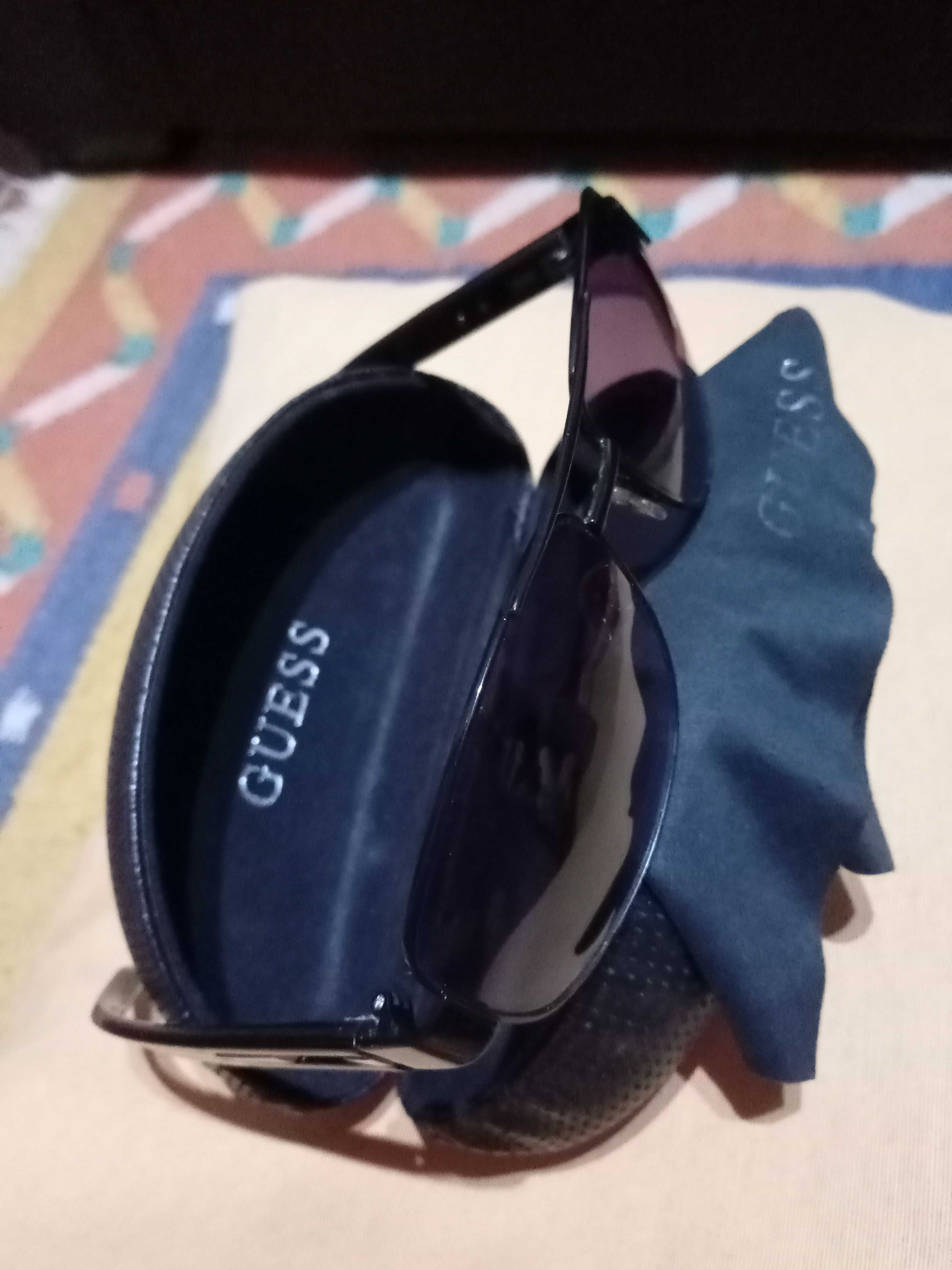 Óculos de sol Guess lentes de vidro