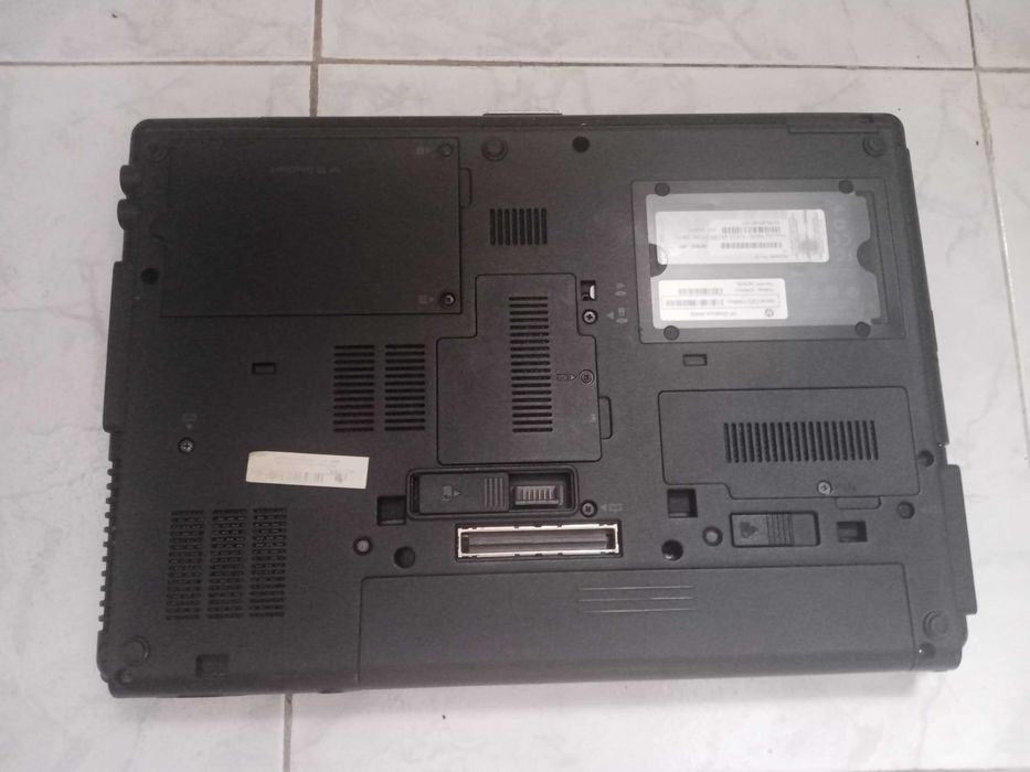 Portátil HP i5 Modelo 8440P