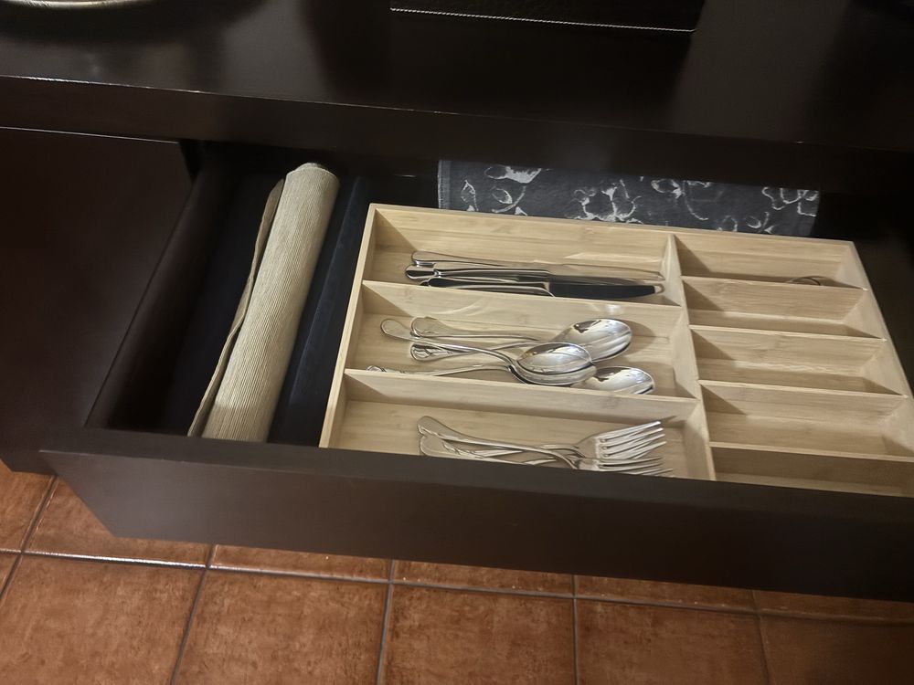 Sala jantar aparador+ mesa+ 4 cadeiras