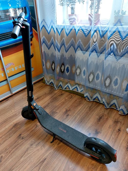 Електросамокат Ninebot KickScooter