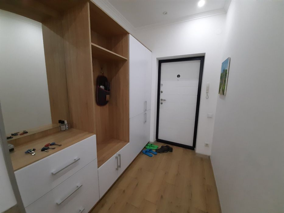 3 кімн. LUX апартаменти з балконом, центр, парковка, кондиціонер