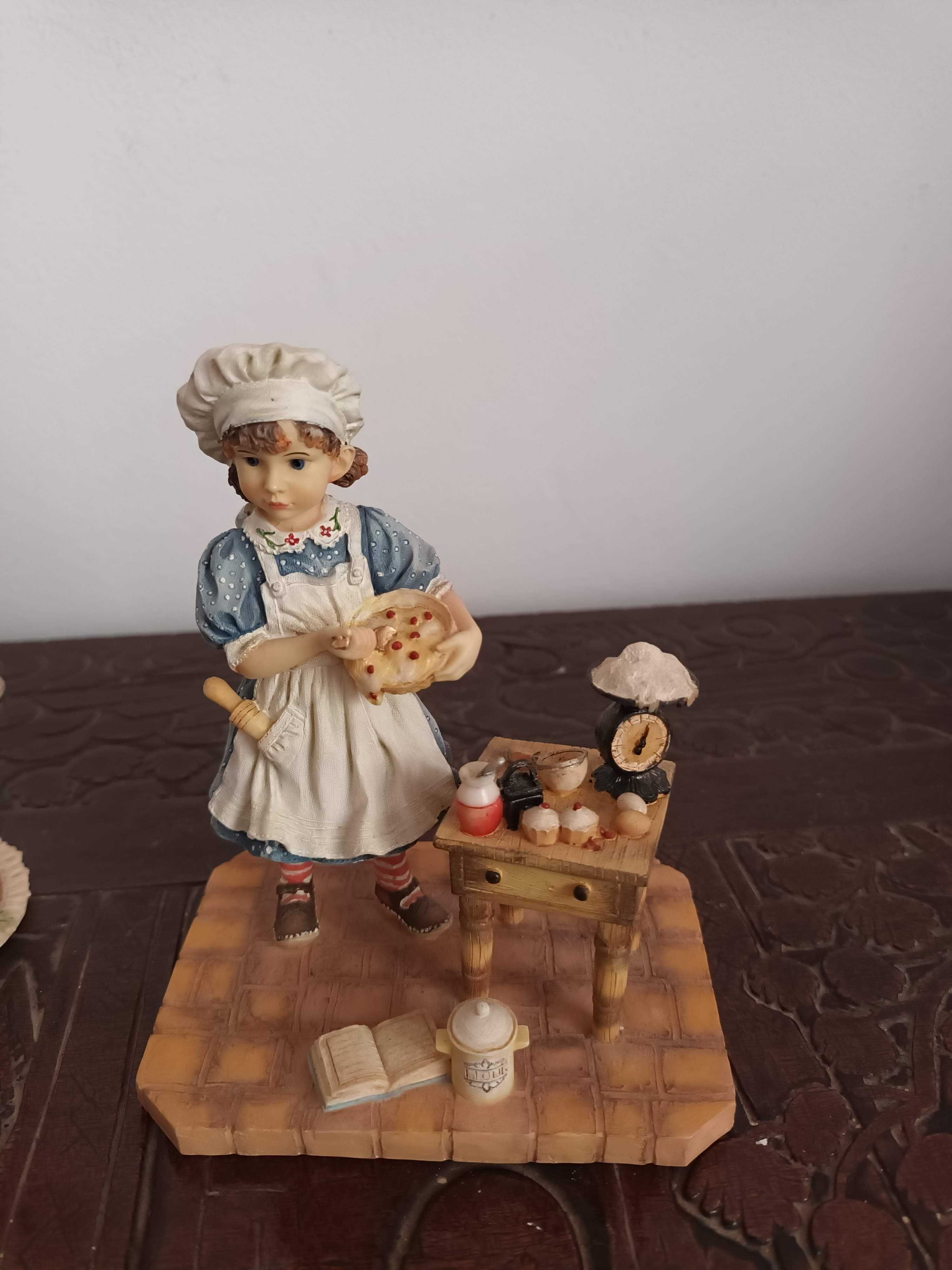 Peças decorativas em loiça e marfinite