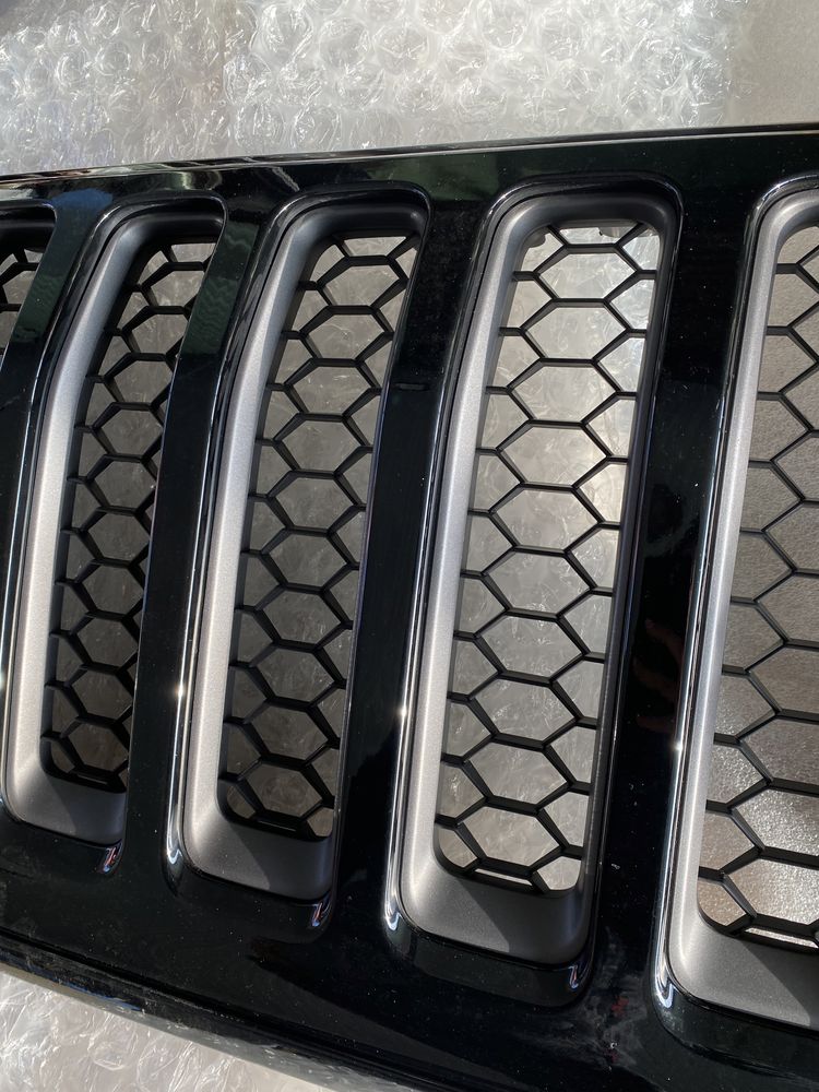 Jeep wrangler JL решітка rubicon/sahara